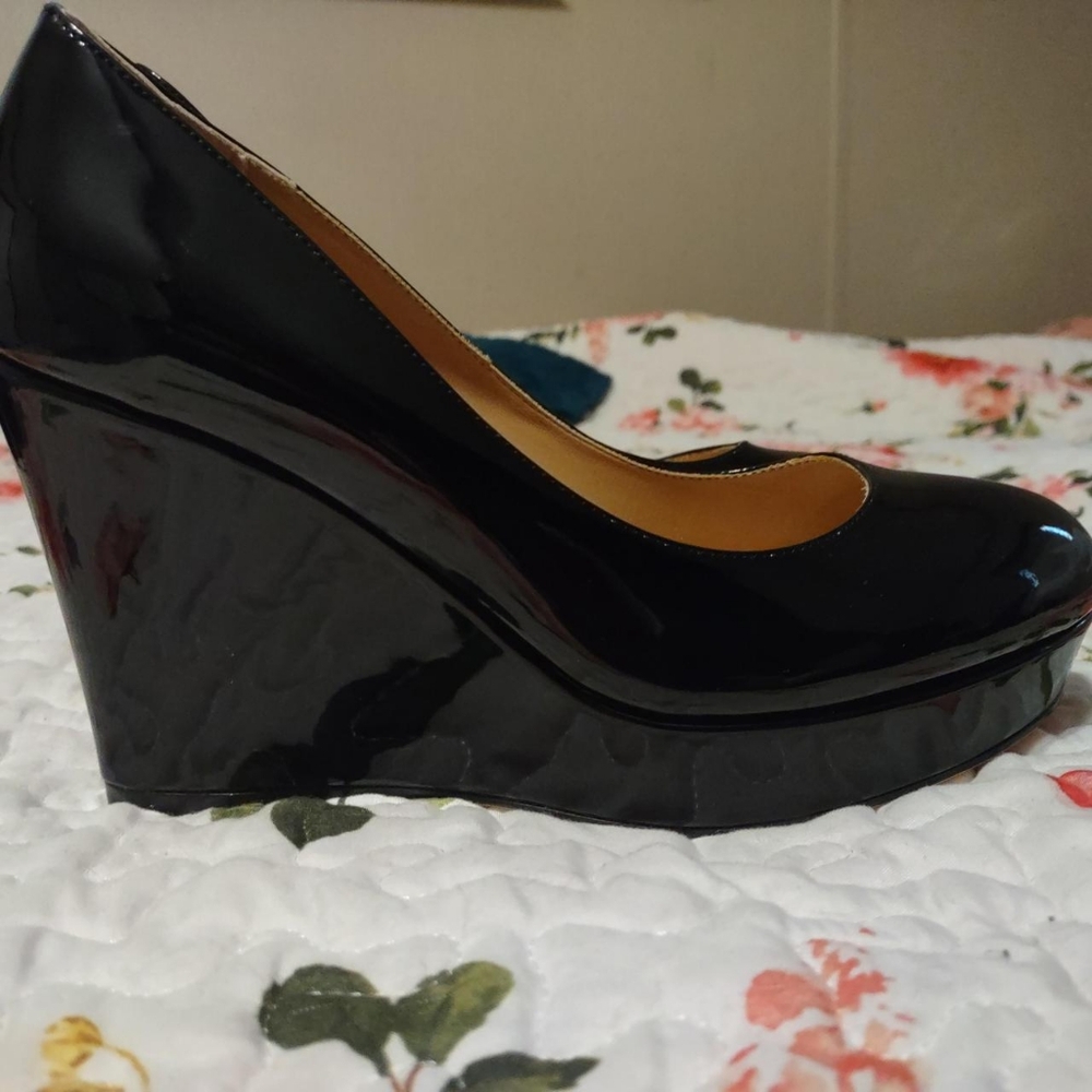 Elegant Black Wedge Shoes